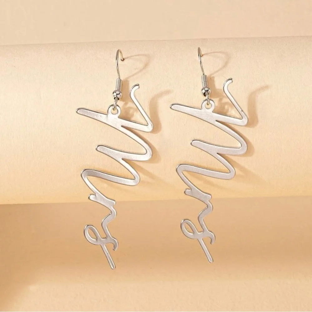 Sparkle with Silver: Stunning 'MRS' Dangle Earrings for the Chic Bride! NWT